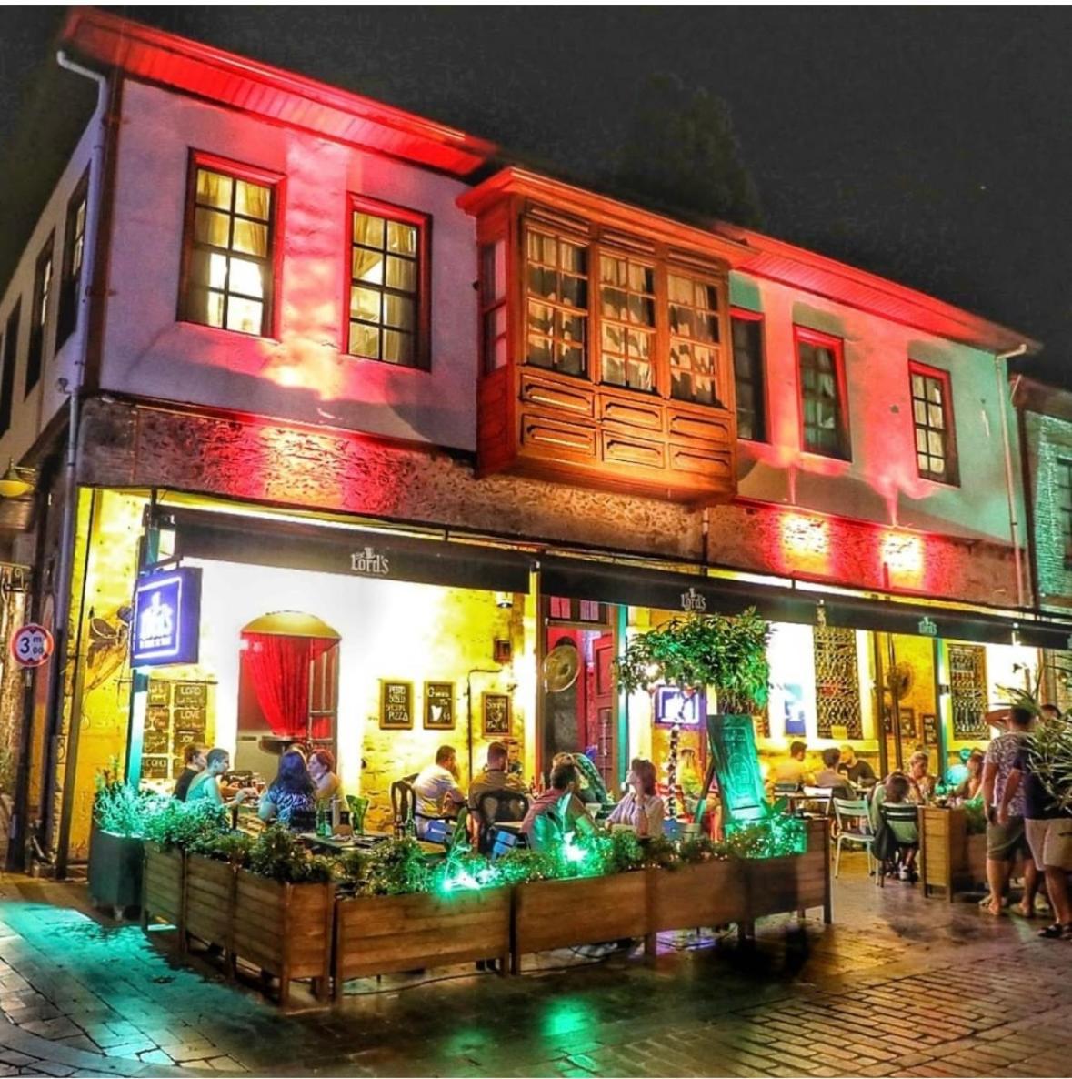 Lords Hostel&Pub Antalya Exterior foto